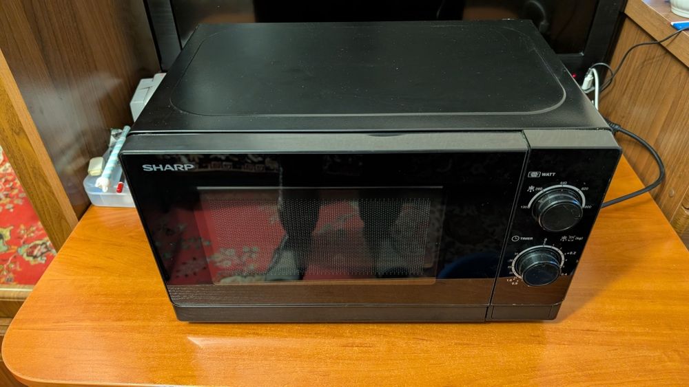 Мікрохвильова піч Sharp R200BKW