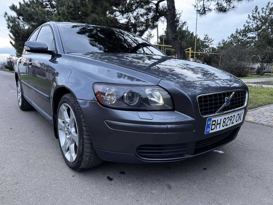 Volvo S40 в отличном состоянии (1,6 бензин, 2006 год)