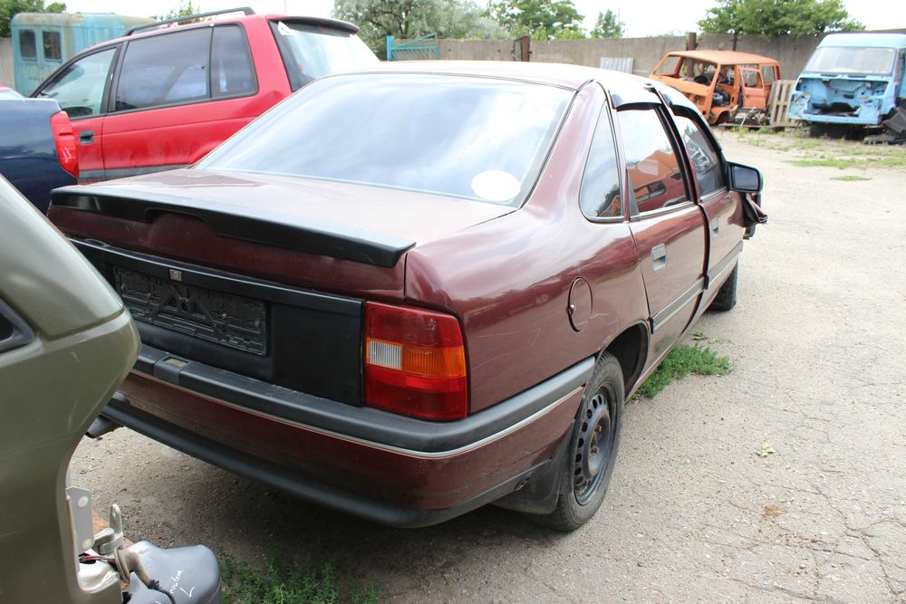 Opel Vectra-A / Опель Вектра-А  - запчасти (разборка)