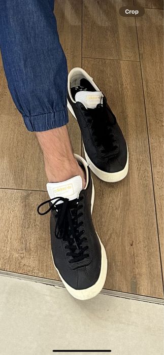 Кросівки Adidas Lacombe