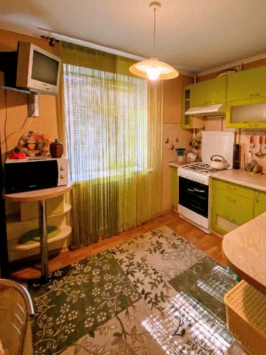 3 кімн.Продаж.Ціна:25 600$.Вул.2а Залізнична,б.22А,Пов.2/3;65/41/12м2