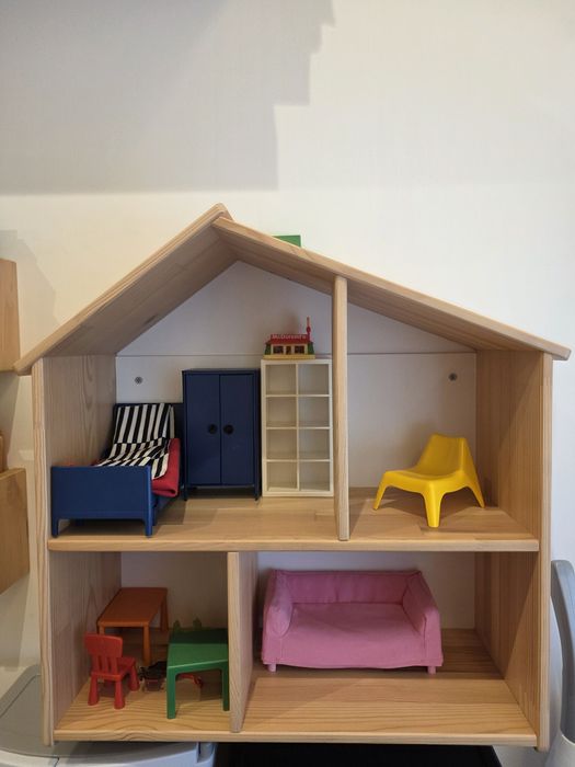 Casinha de brincar com moveis ikea flisat