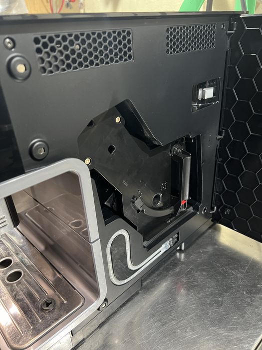 Кавомашина Miele CM63