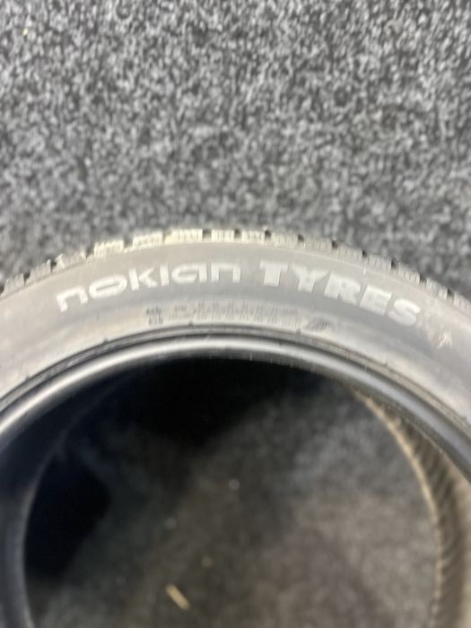 Продам Б/У шини Nokian 255/45R19 104V Wr Snowproof p