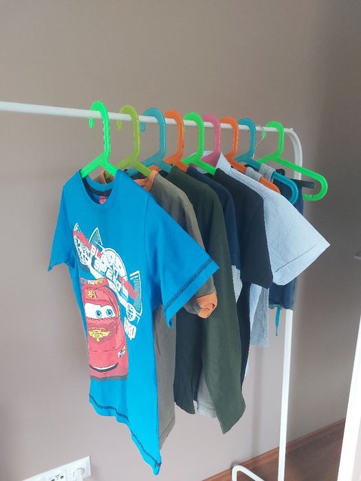 Zestaw ubrań dla chłopca 122 7 kat spodnie bluzki