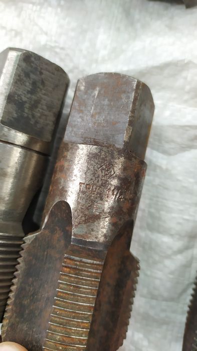 Метчики, мітчики, инструмент для нарезания резьбы