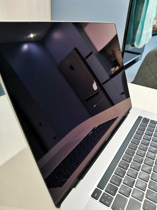 MacBook Pro 16 2019 i7 2.6Ггц 16gb 512Gb ІдеалСтан БезПаролівЧиНюансів