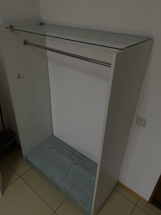 ТЕРМІНОВИЙ ПРОДАЖ,МОЖЛИВИЙ ТОРГ комплект меблів: дзеркало та вішалка