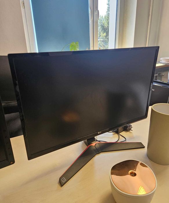 Mac mini M2 8/256GB, super stan + monitor LG 24" gratis