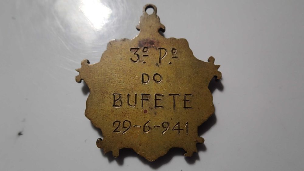 Duas medalhas antigas de peito em Bronze e esmalte