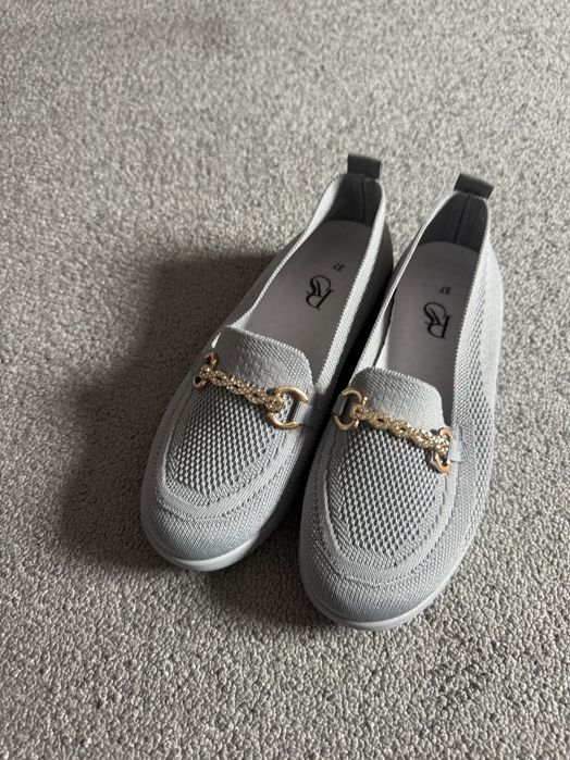 Nowe szare buty damskie