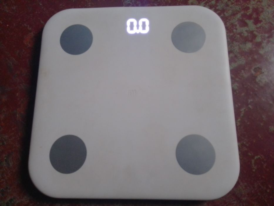 Напольные умные весы xiaomi mi body