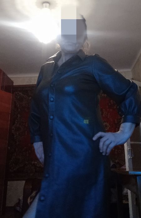 Платье из экокожи.