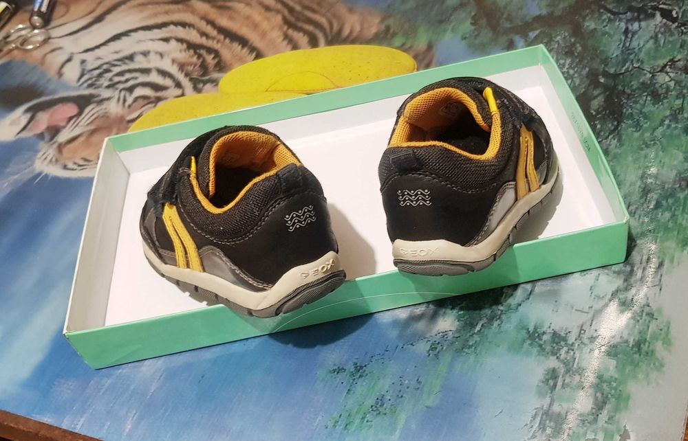 Кроссовки GEOX размер 23