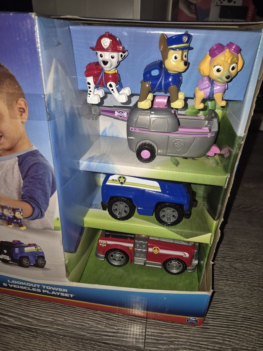 Psi patrol stacja pieski samochody