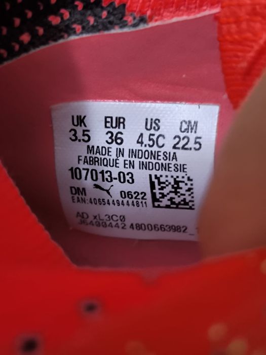 Buty Piłkarskie Halówki PUMA FUTURE Z IT  Rozmiar 36  Neon Coral  Stan BDB