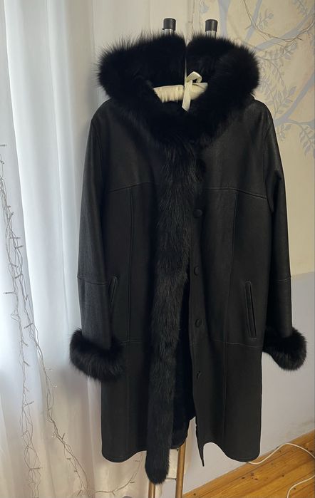 Чорна тепла дубльонка із хутром стриженої лисиці