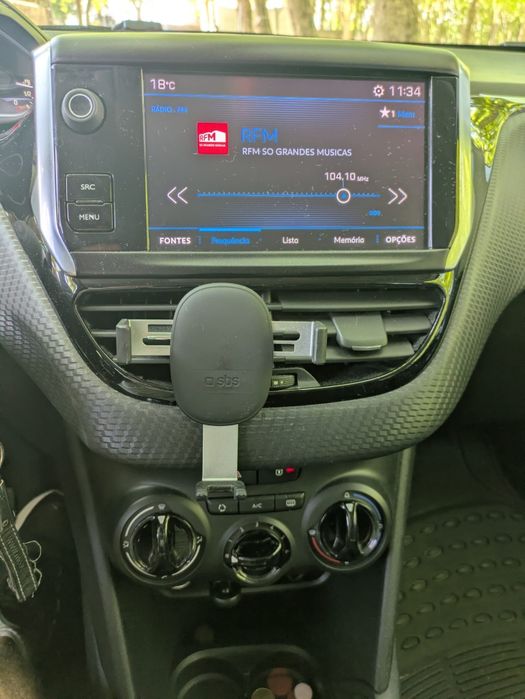Peugeut 208 COMO NOVO