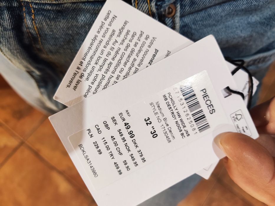 Nowe Jeansy Pieces  W32/L30