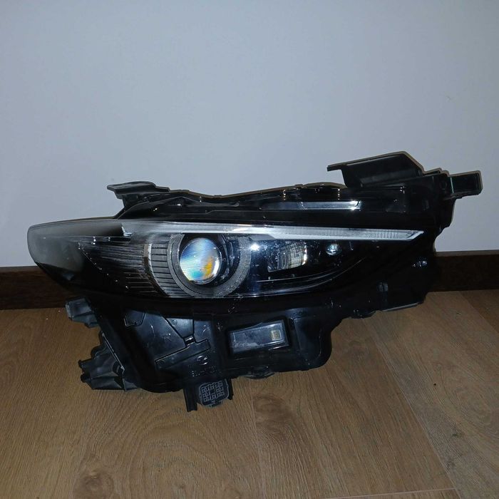 Mazda 3 - Farol Direito