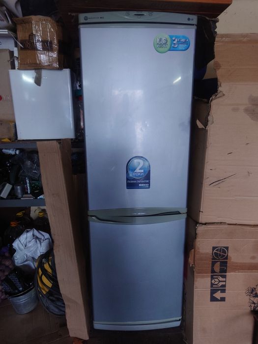 Продам холодильник LG no frost великий двох камерний