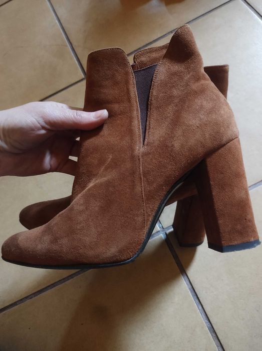 Karino botki z naturalnej skóry zamsz 39