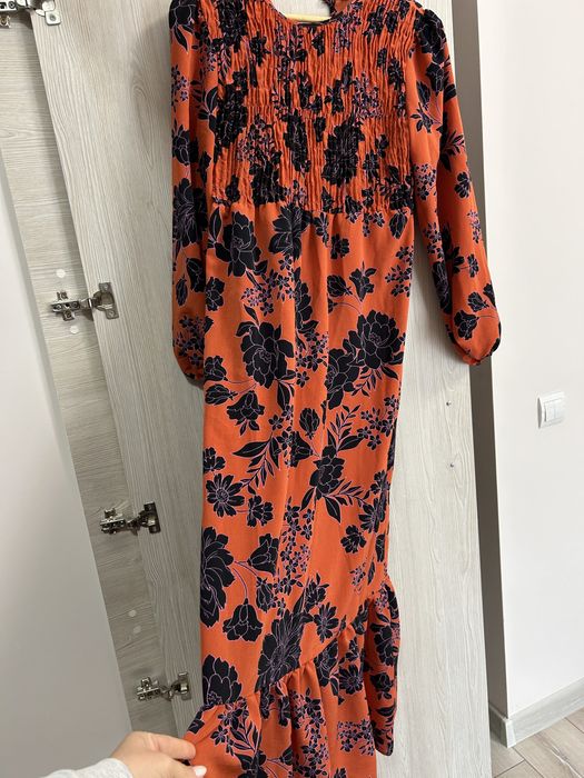 Сукня жіноча довга