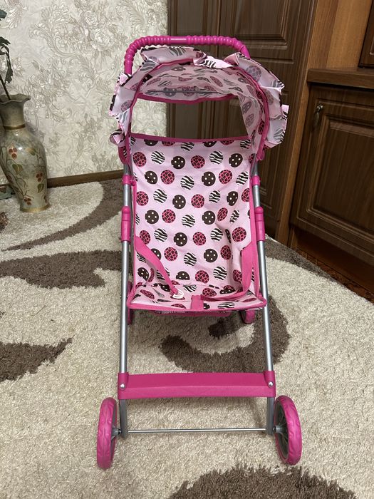 Лялька з кроваткою