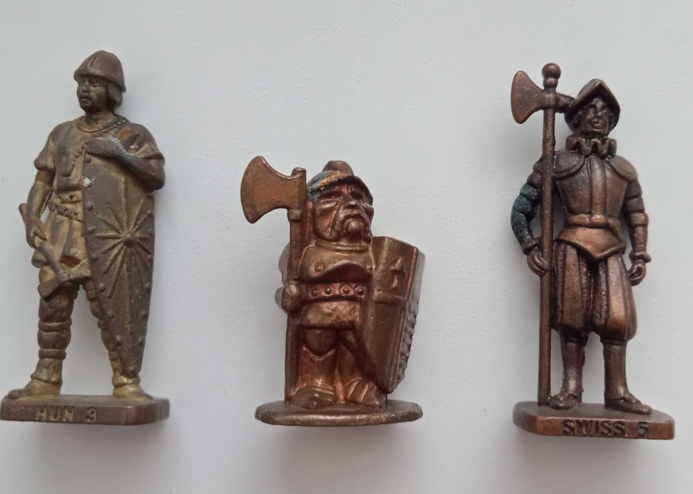 Міні моделі машинок та військової техніки