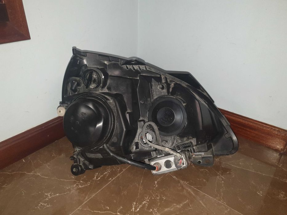 2 Oticas Renault Clio 2 originais (Hella) - D2S XENON