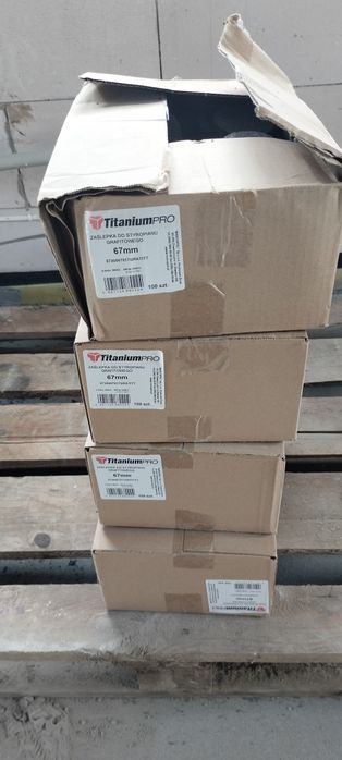 akcesoria do montażu styropianu TitaniumPRO, kołki 10 x 220 plus zaślepki 67 milimetrów – nowe