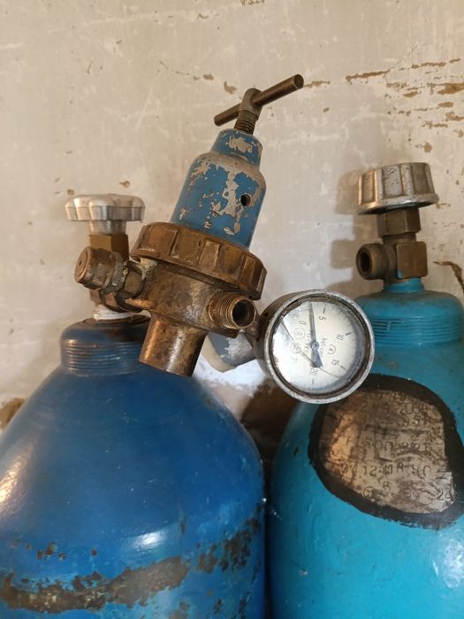 Кислородні балони 2 штуки за ціною одного