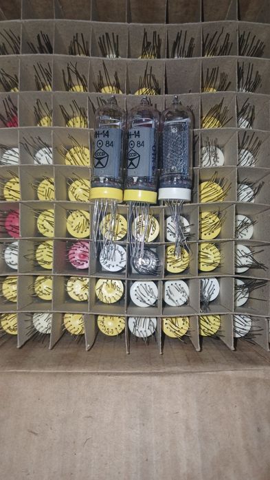 Всегда в наличии индиторные лампы ин-18,14,12 список