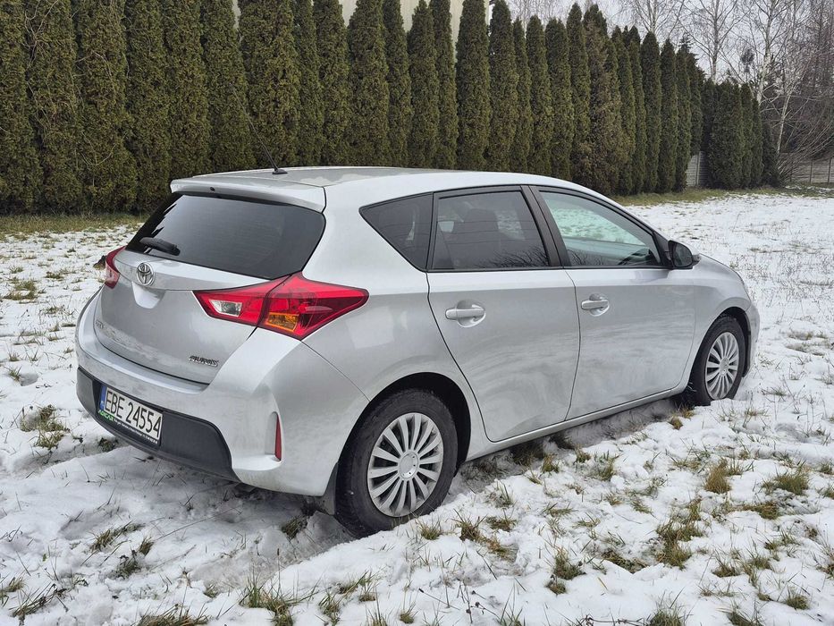 Toyota Auris II D-4D 6 biegów, klimatronik, koła lato-zima, LED,