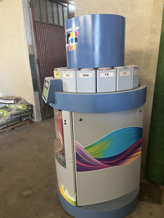 Maquina de afinação de tintas