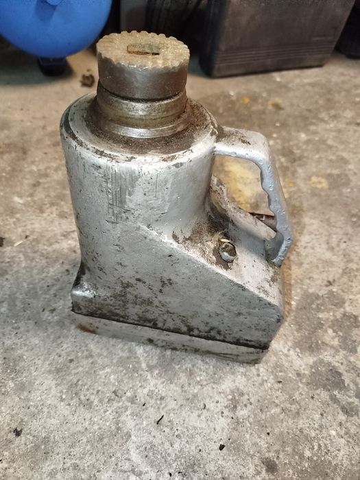 Podnośnik hydrauliczny Skamet 10t PRL