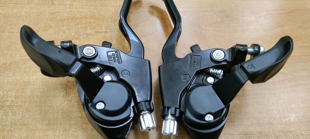 Манетки моноблоки Shimano ST-EF500 -7 3x7 скоростей с тросами