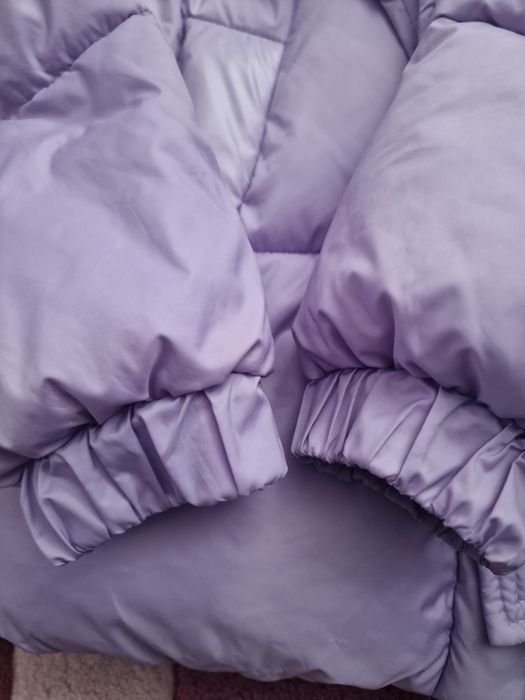 Сучасна курточка для дівчини