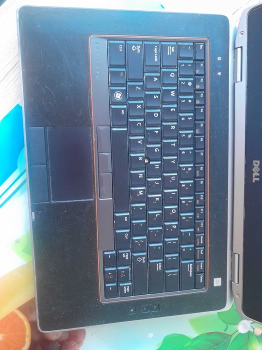 sprzedam della latitude 6420 intel cre i5-2520m-cpu 2,250ghz,2,50ghz.