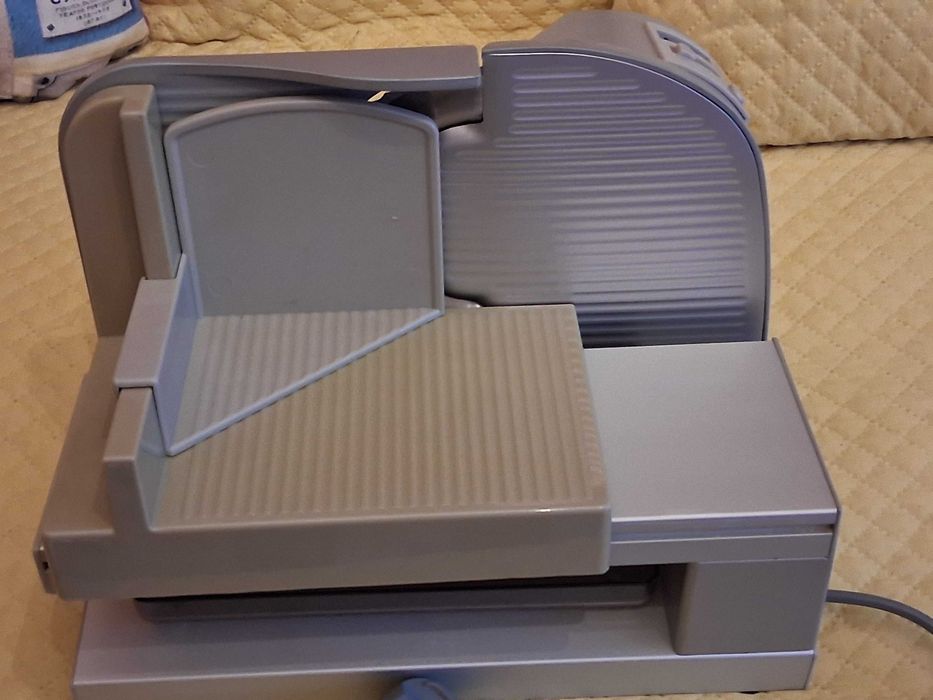 Cortadora/fiambreira universal doméstica KH 150 Diva, da Bifinett