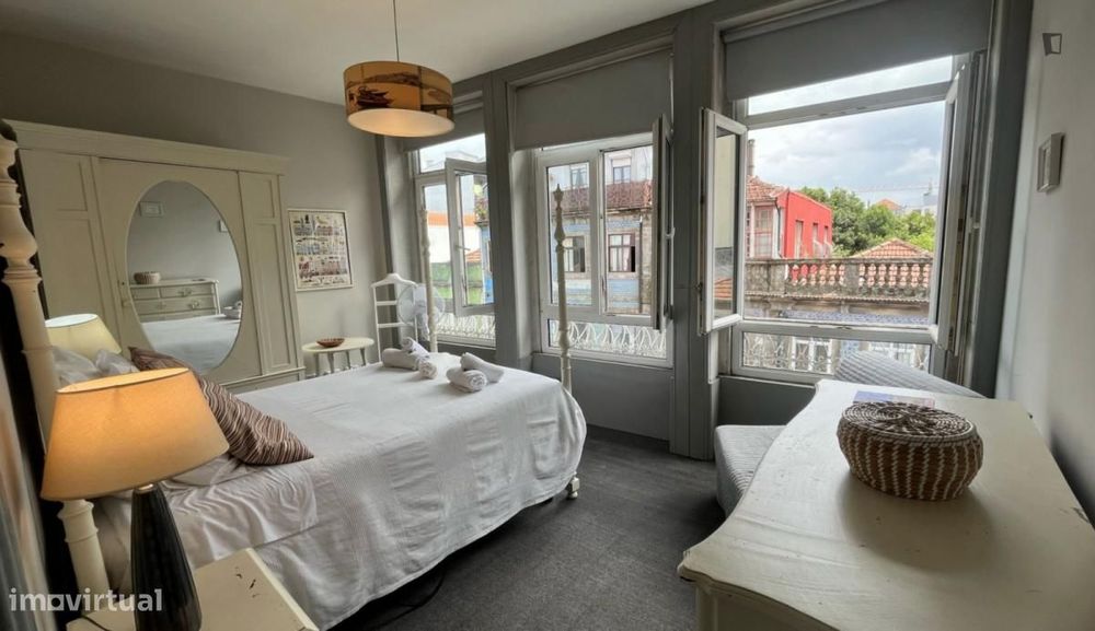 Quarto - localizado em Cedofeita Porto