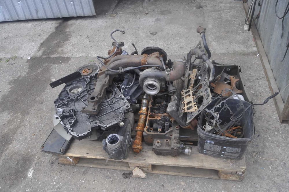 deutz 6 cylindrów głowica ,