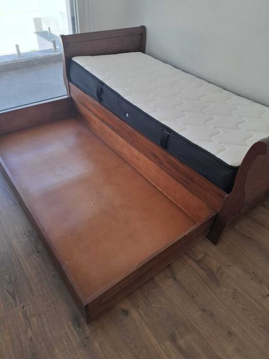 Cama individual  1,90m*0.90m, c/estrado e c/gaveta