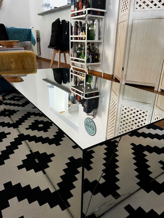 Antarte Mirrored Center Support Table.64284102470017120