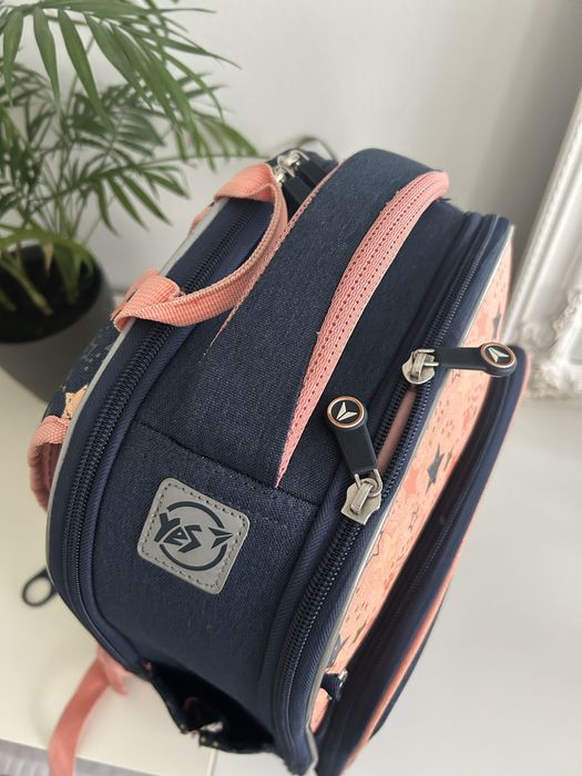 Шкільний рюкзак, ортопедична напівкаркасна спинка