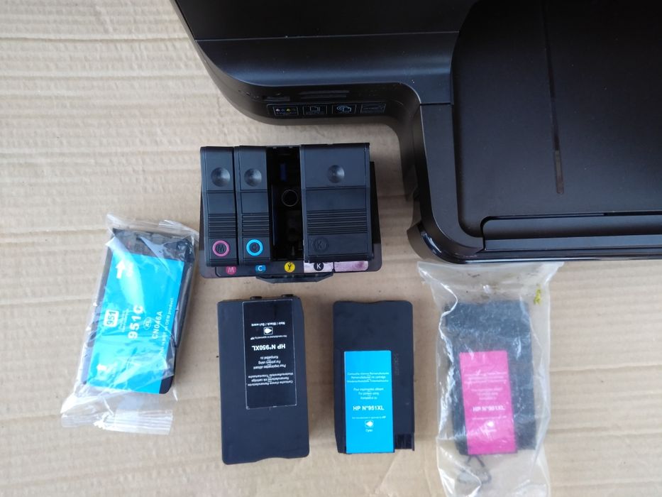 Impressora multifuncões HP OfficeJet Pro 8600 com tinteiros extra