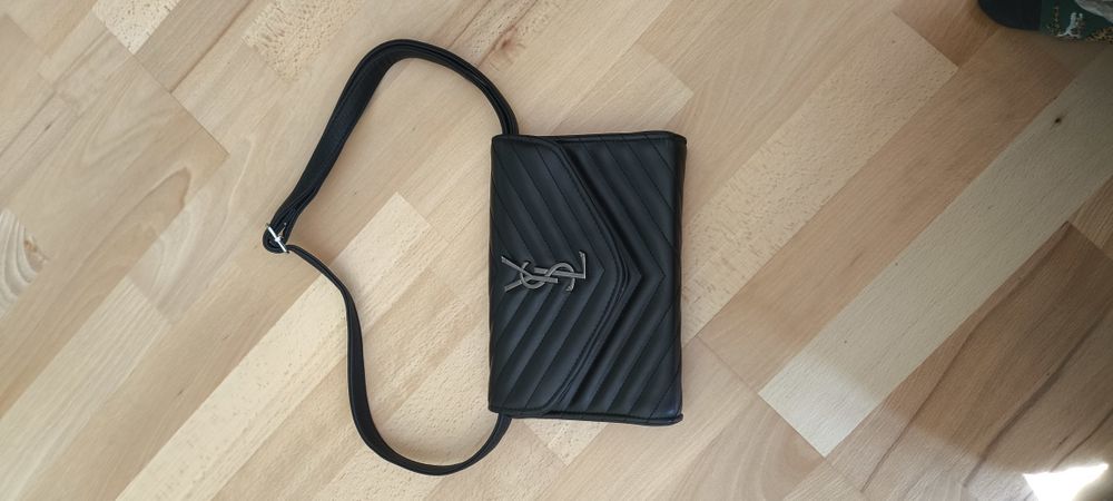 Torebka YSL mała czarna torebka ysl vintage swag