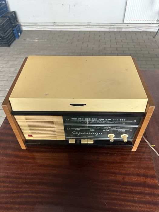 Серенада радіола рарітетна, антикваріат, Робоча ! стан гарний 1969 рік