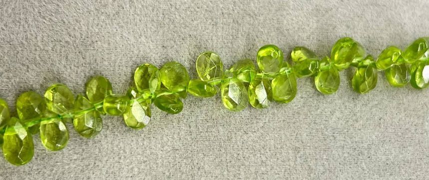 Подарункові шийні прикраси