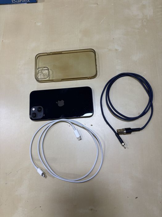 IPhone 13  - 128 GB, w pełni sprawny + DODATKI